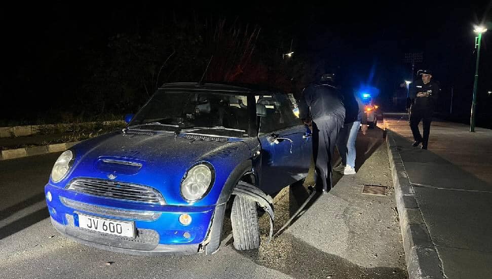 Gemikonağı’nda araç kaldırımda yürüyen yayaya çarptı