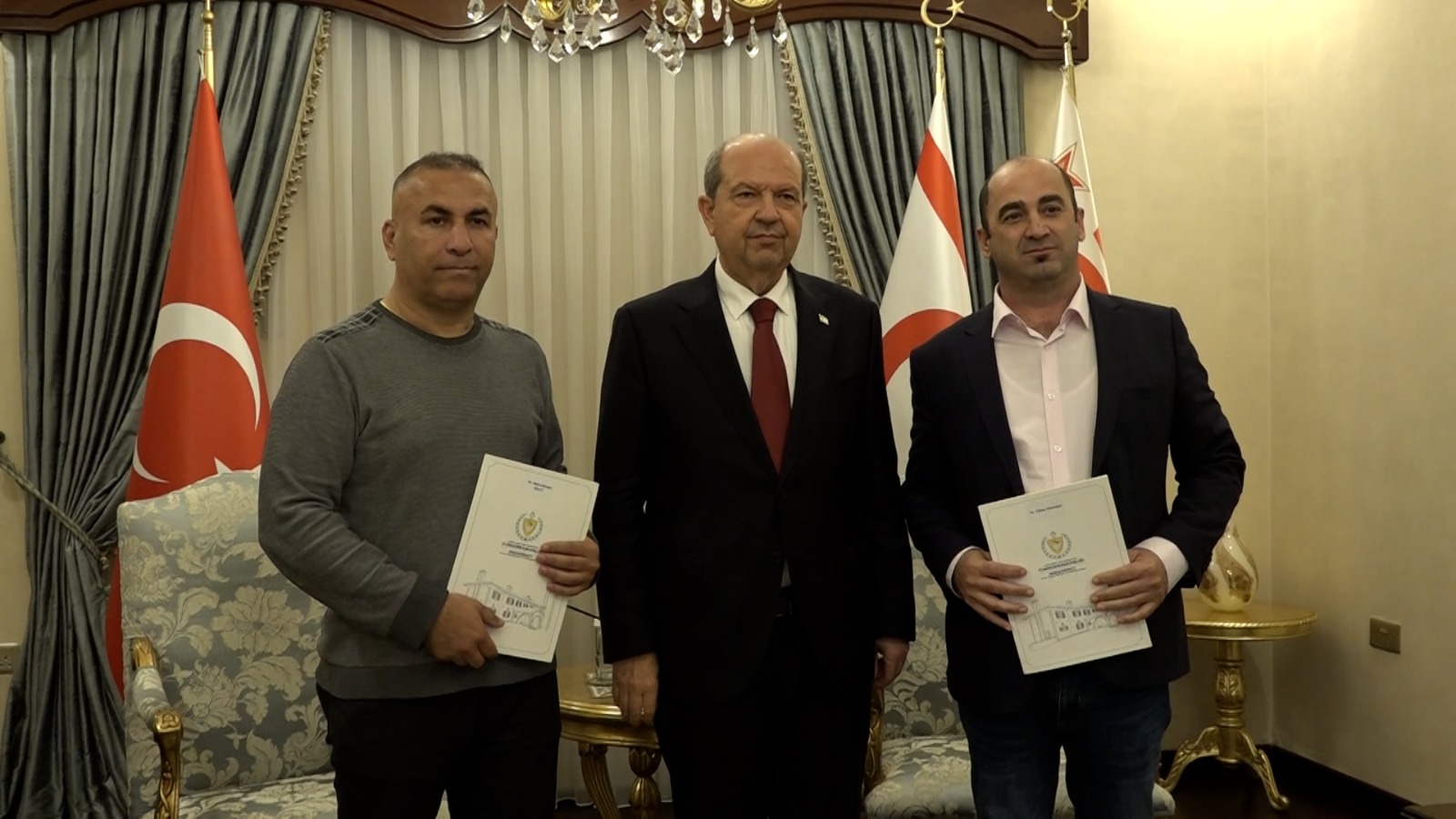 Usta gazetecilere Cumhurbaşkanlığından takdir belgesi