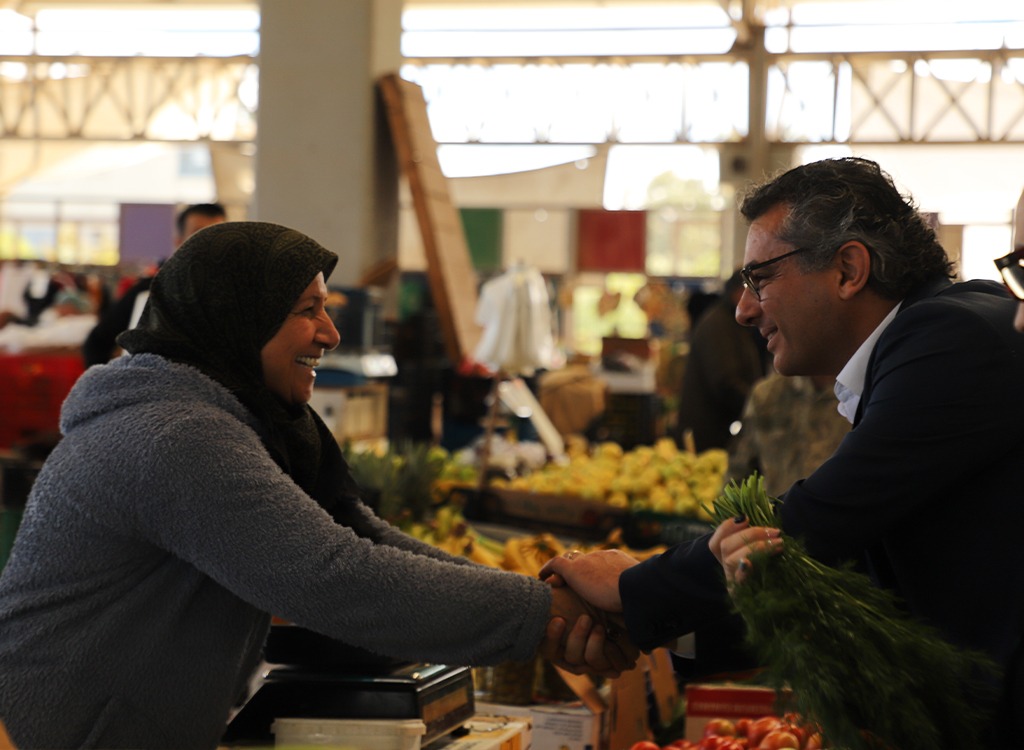 Erhürman, Mağusa’da Pazar Alanını Ziyaret Etti
