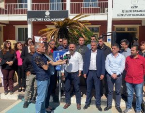 KTAMS ve Kamu-İş, İskele ve Güzelyurt Kaza Mahkemesi’nde tam gün uyarı grevine gitti