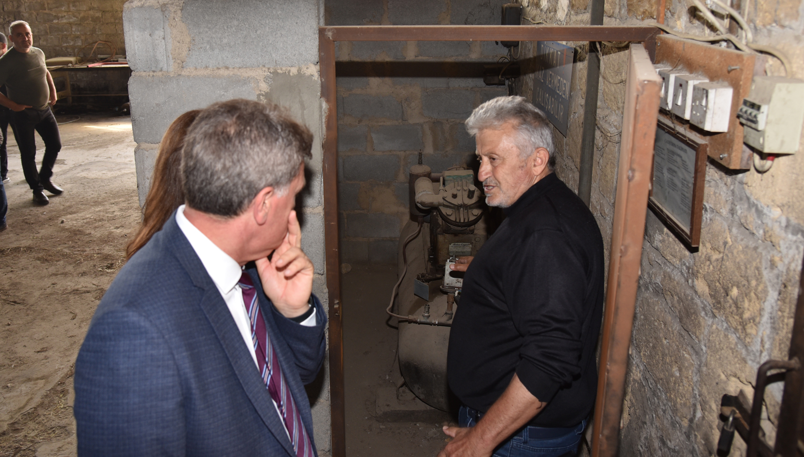 Karayolları Dairesi’ne sabotaj: Elektrik kabloları koparıldı