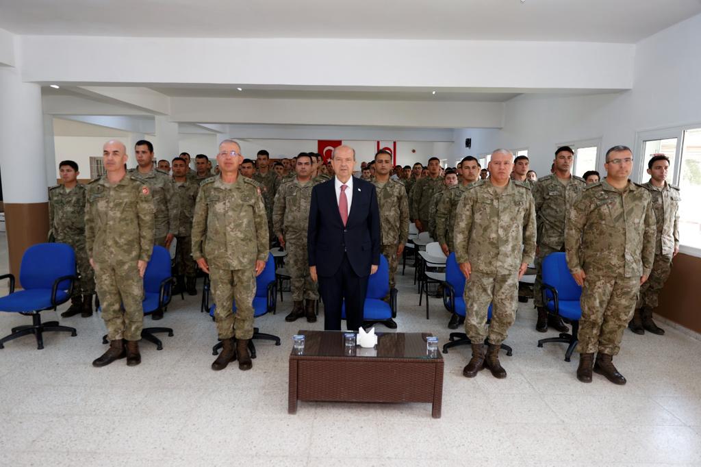 Cumhurbaşkanı Tatar, mücahitlerle bir araya geldi