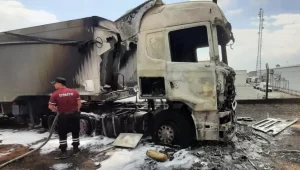 Haspolat’ta iş kazası… Elektrik akımına kapılan kamyon şoförü hastaneye kaldırıldı