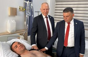 Karanfil’den, Özkan’a Geçmiş Olsun Ziyareti