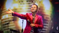 Serdar Ortaç yeni çıkacak şarkısını böyle duyurdu: ”Çıksa ne olur, çıkmasa ne olur?”