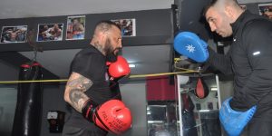 Demir Yumruk’tan Mesaj Var!