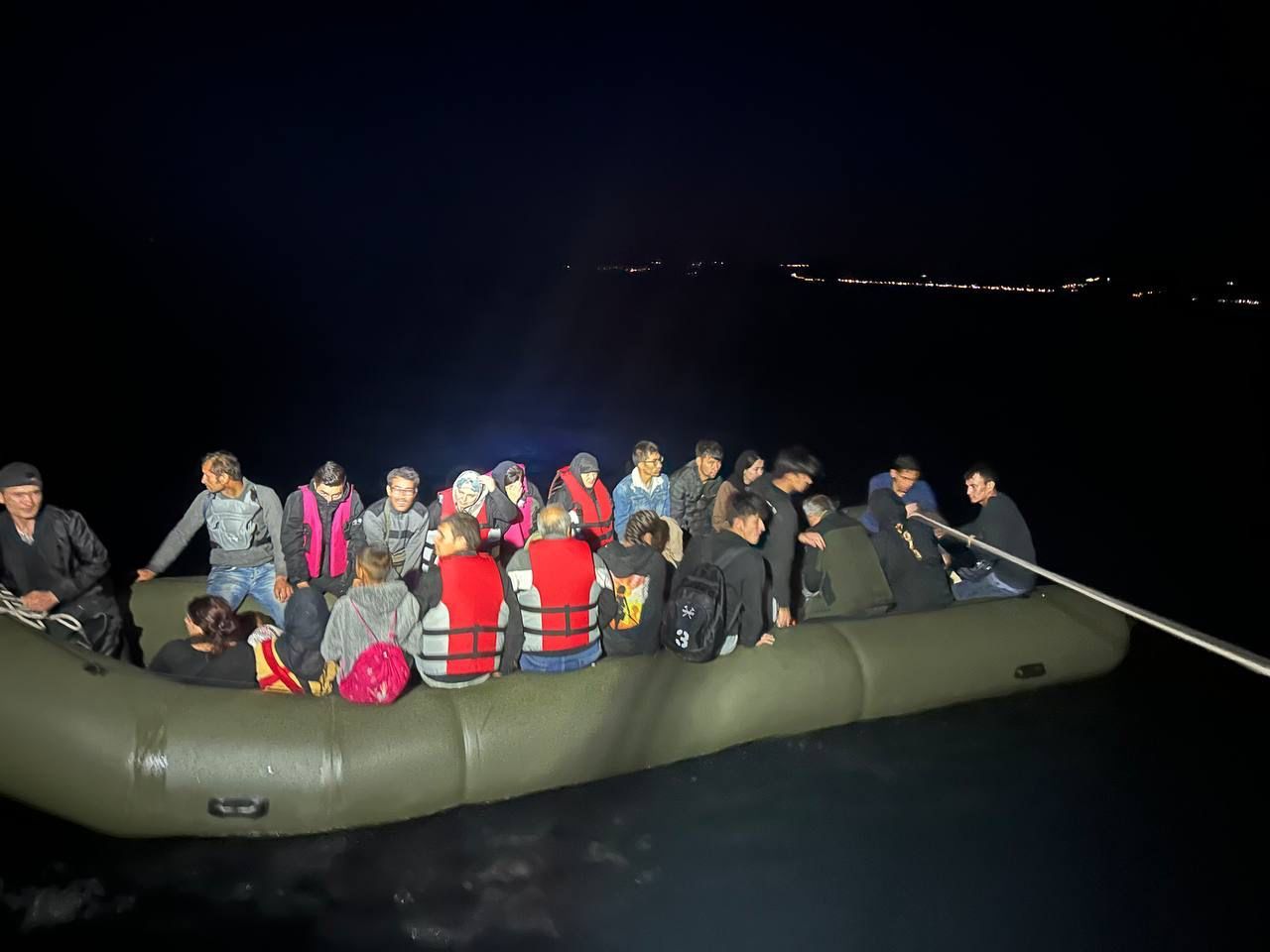 Kuzey Ege’de Yunanistan Unsurlarınca Geri İtilen 84 Düzensiz Göçmen Kurtarıldı