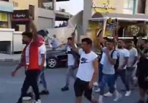 Baf’taki Müslümanların Kuran’lı protesto yürüyüşü Rumların tepkisine neden oldu