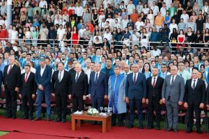 LAÜ mezuniyet töreni çoşkuyla gerçekleştirildi