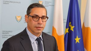 Rum Dışişleri Bakanı Kombos, Guterres’ten özel temsilci atamasını talep edecek