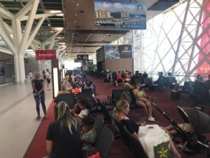 Ercan yeni terminal binası ve pistinde uçuşlar başladı