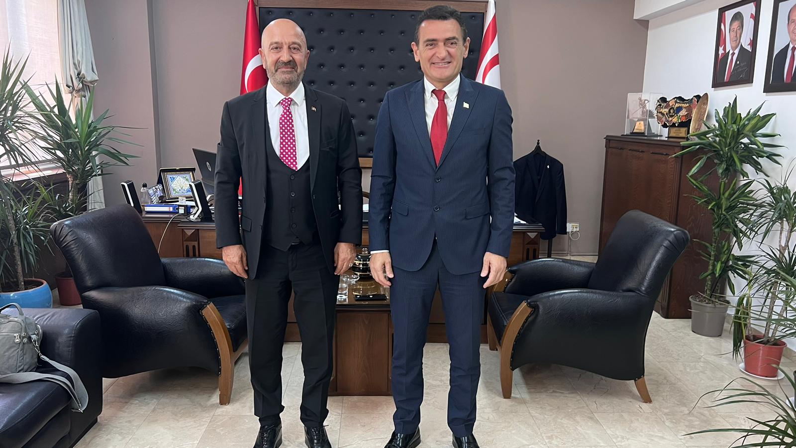 BAKAN OĞUZ AKSAKALLI’YI KABUL ETTİ