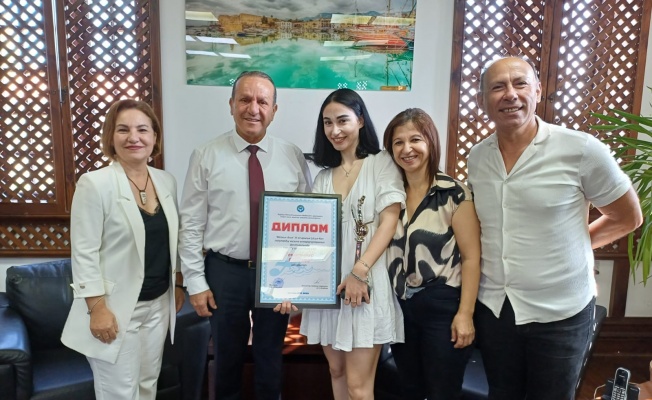 Ataoğlu, Begüm Tekakpınar’ı tebrik etti