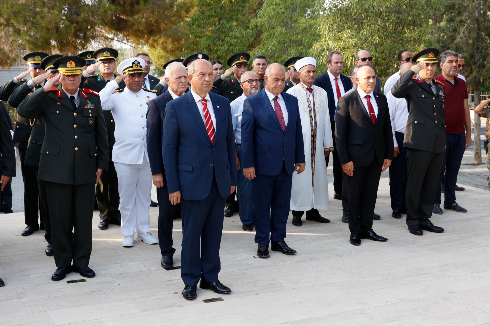 Tatar Lefke’deki törende vurguladı: “Şu an onurumuzla yaşıyorsak bunu Barış Harekatı’na borçluyuz”