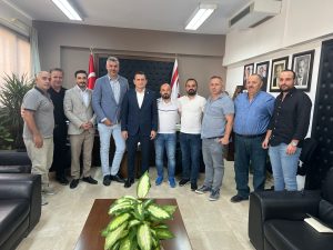 BAKAN OĞUZ, KARADENİZ KÜLTÜR DERNEĞİ BAŞKANI VE BERABERİNDEKİ HEYETİ KABUL ETTİ