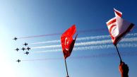 Türk Yıldızları Lefkoşa semalarında gösteri yaptı
