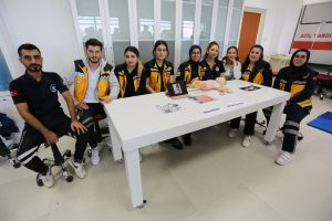LAÜ’de “Herkese ilk yardım eğitimi ” adı altında atölye çalışmaları düzenleniyor