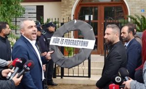 Hür-İş, Arhun’u protesto etti