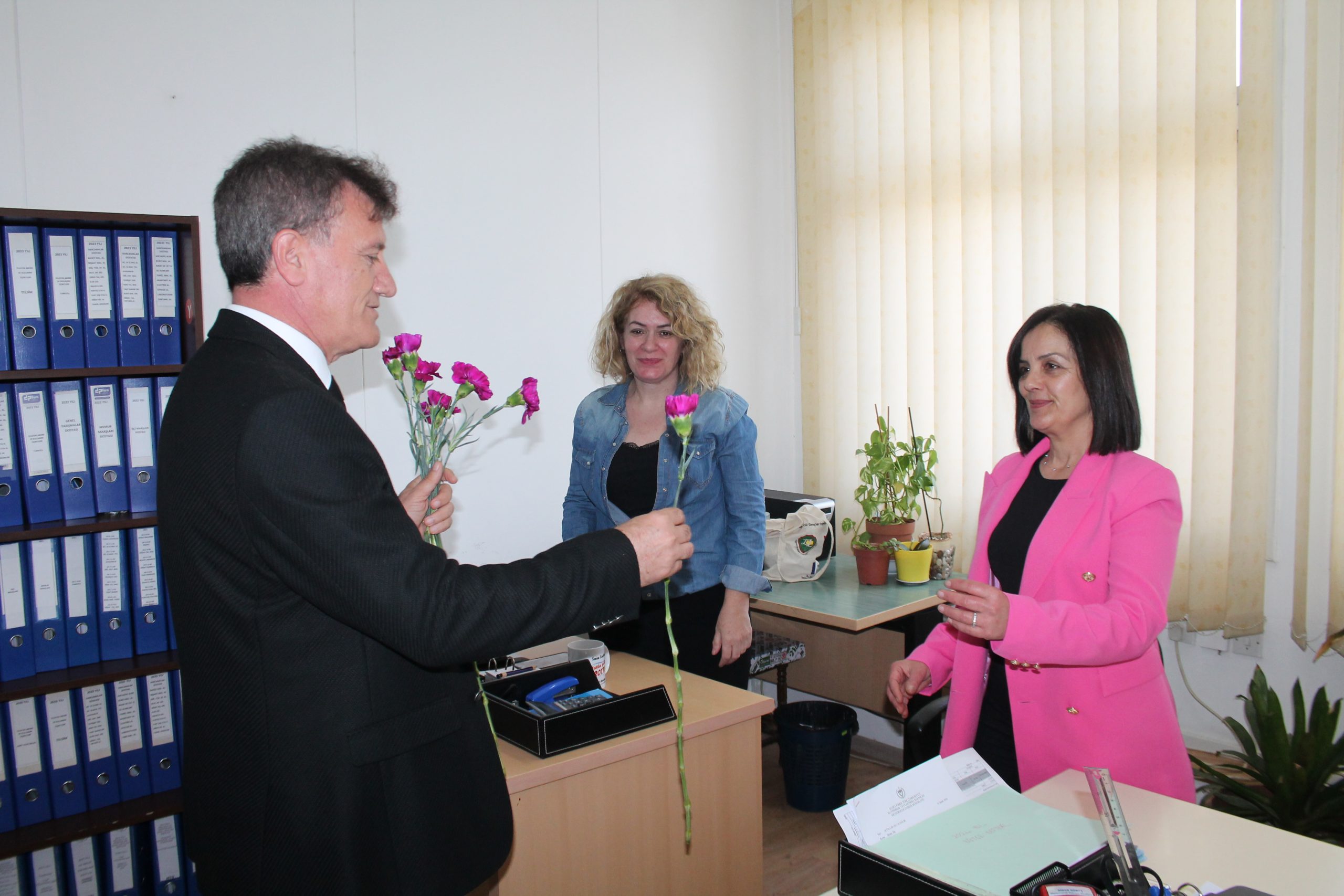 ARIKLI, KADIN PERSONELİN GÜNÜNÜ KUTLADI