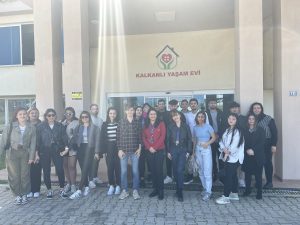 LAÜ Öğrencilerinden Anlamlı Ziyaret