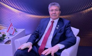 Başbakan Üstel yurda döndü