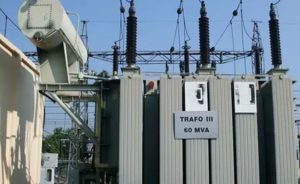 Elektrik kablosu tamiri yapan işçiler zehirlendi