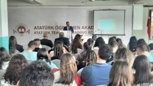 LAÜ Akademisyeni Sağsan Atatürk Öğretmen Akademisi’nde söyleşi gerçekleştirdi