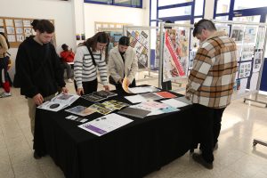 LAÜ’de öğrenci çalışmaları sergisi açıldı
