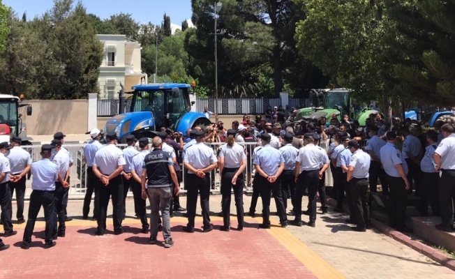 Hayvancılar Meclis önünde…. “Bu kavga büyüyecek”