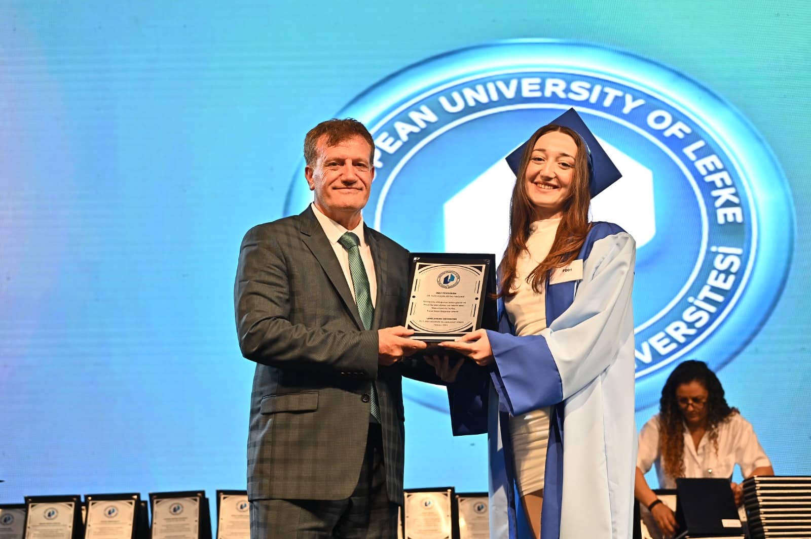 LAÜ’de diploma sevinci yaşandı