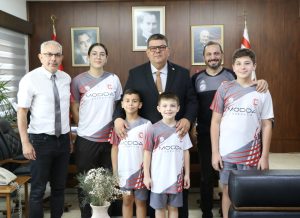 MALİYE BAKANI DR. BEROVA; “ÜLKEMİZDE VE ULUSLARARASI MÜSABAKALARDA RAKİPLERİNE KARŞI MÜCADELE EDEN VE BAŞARI GÖSTEREN SPORCULARIMIZ BİZLERİ GURURLANDIRIYOR”