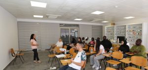 LAÜ Eczacılık öğrencileri Dr. Eczacı Ayşe Gökyiğit ile bir araya geldi