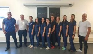 KKTC Fenerbahçeliler Derneği çocuk yoğun bakım bölümü hemşirelerine iş kıyafeti sağladı