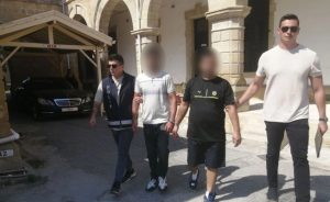 Kışlayı taşladılar!