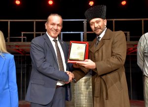 “ÖZGÜRSÜN, SAKIN KORKMA!”