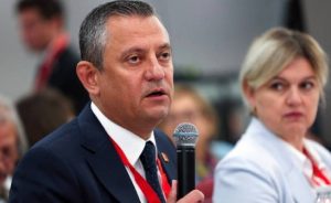 Özel’den AKEL Genel Sekreteri Stefanou’ya tepki: Konuşması bitene kadar dışarıda bekledim