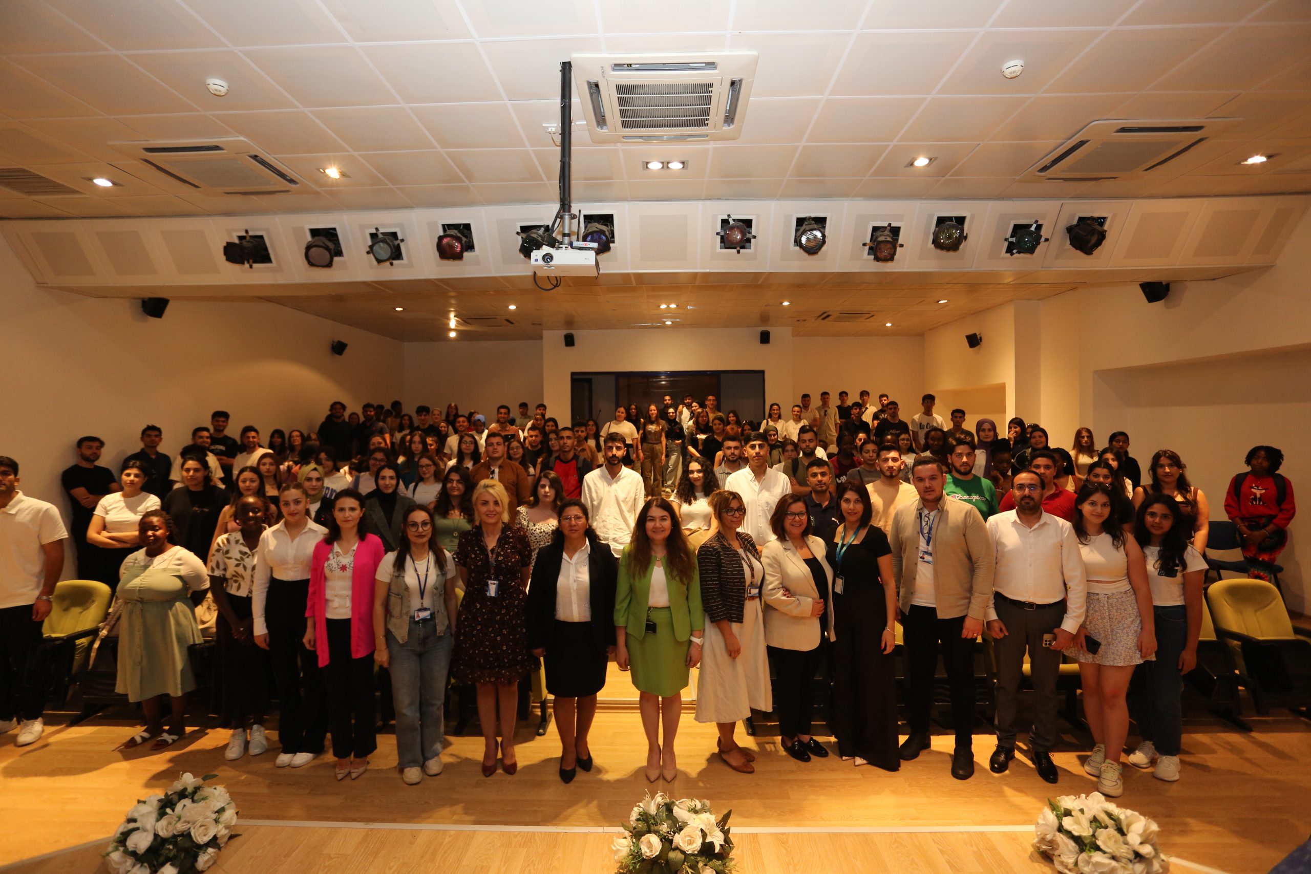 LAÜ Hemşirelik Yüksekokulu yeni öğrencilerine  oryantasyon ve tanışma toplantısı düzenledi