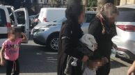 Güney Kıbrıs’tan ülkeye kaçak gelen üç anne, dört çocukla polise sığındı