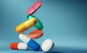 Sigortalılar, 1 Aralık’tan itibaren tüm reçetelerle sözleşmeli eczanelerden indirimli olarak ilaçlarını alabilecek