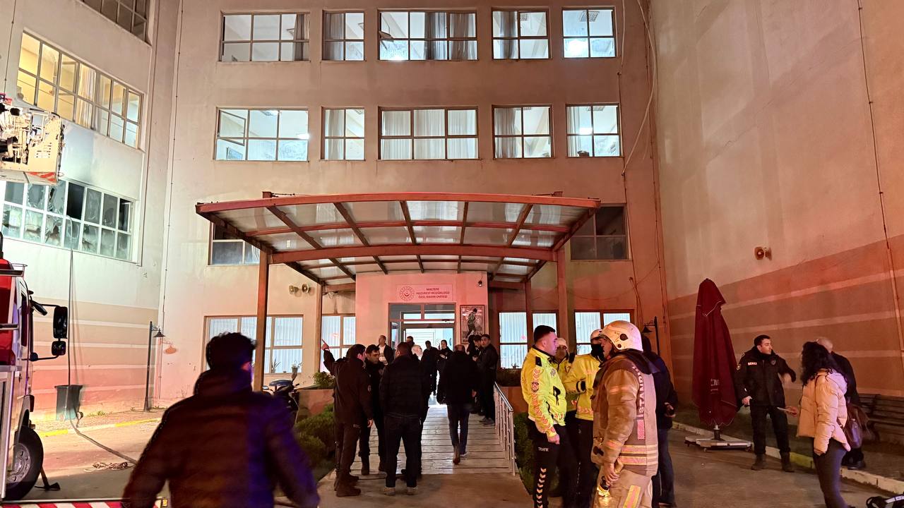 İstanbul’da huzurevinde yangın… Valilik: “24 kişi tedavi altına alındı”