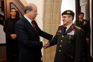 Cumhurbaşkanı Tatar, Kara Kuvvetleri Komutanı Orgeneral Selçuk Bayraktaroğlu ile görüştü