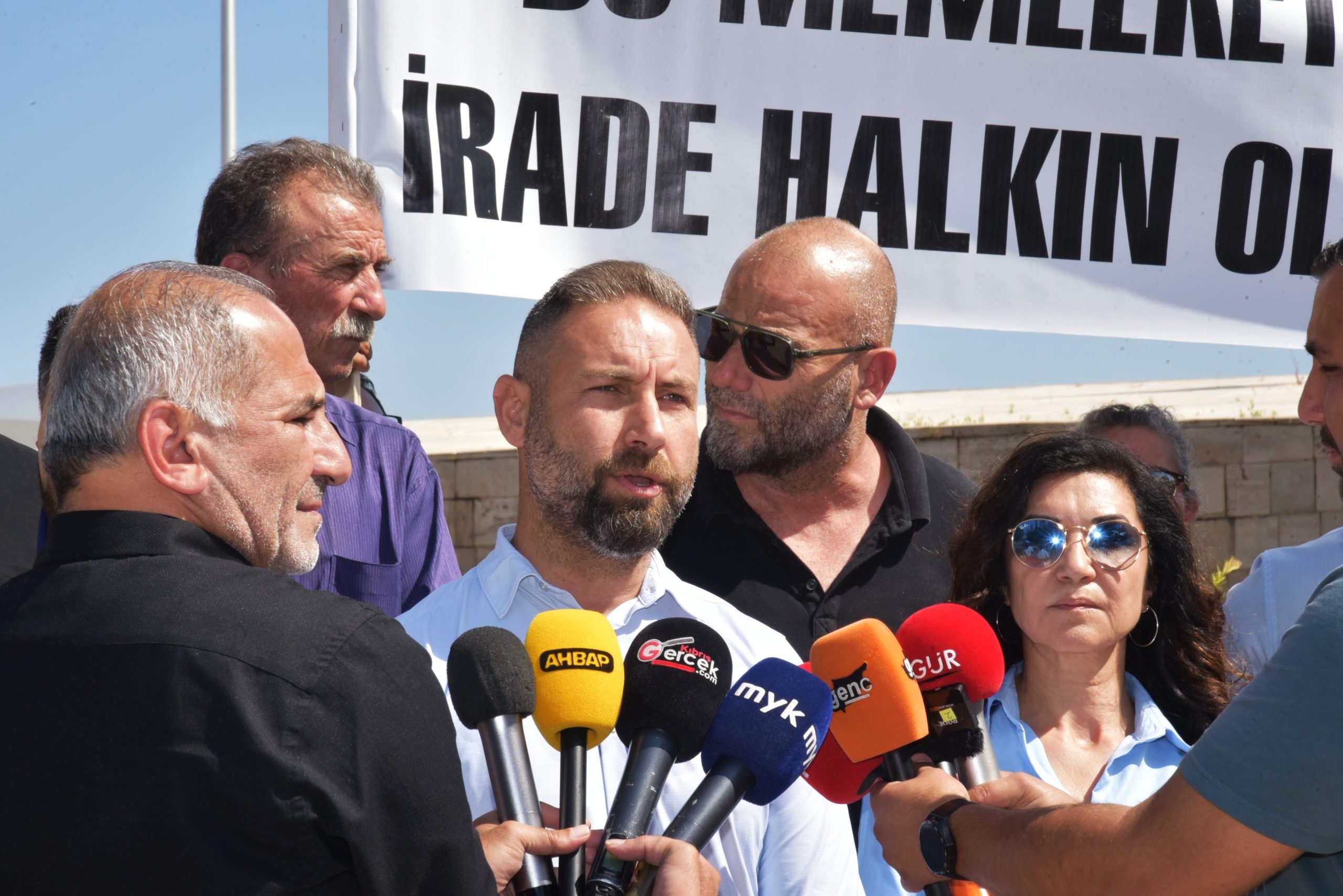 Sendikalardan Disiplin Tüzüğü ve tutuklamalara karşı eylem