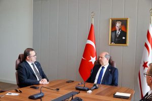 Cumhurbaşkanı Tatar, Kıbrıs Türk Ticaret Odası Başkanı Deniz ve heyetini kabul etti