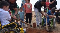 Ortopedik Özürlüler Derneği’nden Derinya’da ağaç dikme ve piknik etkinliği