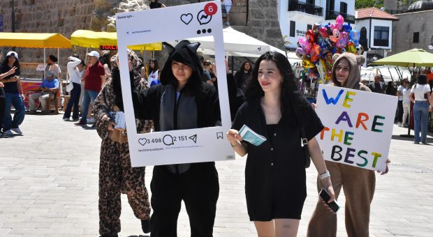 19 Mayıs Atatürk’ü Anma, Gençlik ve Spor Bayramı Girne Antik Liman’da kutlandı