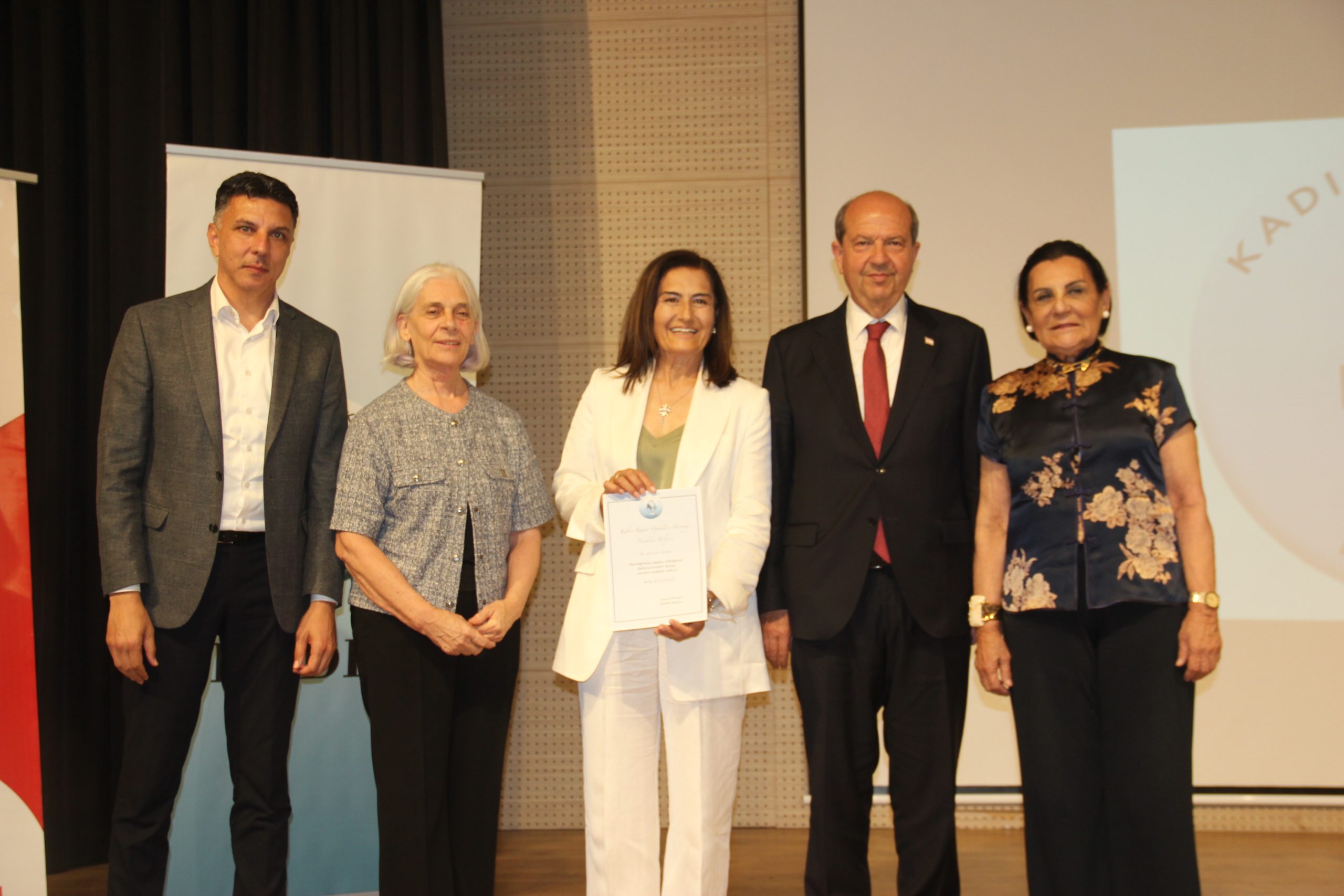 Cumhurbaşkanı Tatar, milli master atlet Ayten Benli’nin belgesel gösterimine katıldı