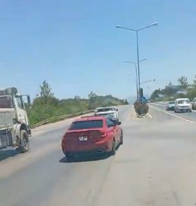 Tehlikeli sürüş yapan sürücü Girne trafik ekipleri tarafından rapor edildi