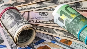 Sterlin 54,30 TL, euro 47,10 TL, dolar 40,65 TL’den işlem görüyor