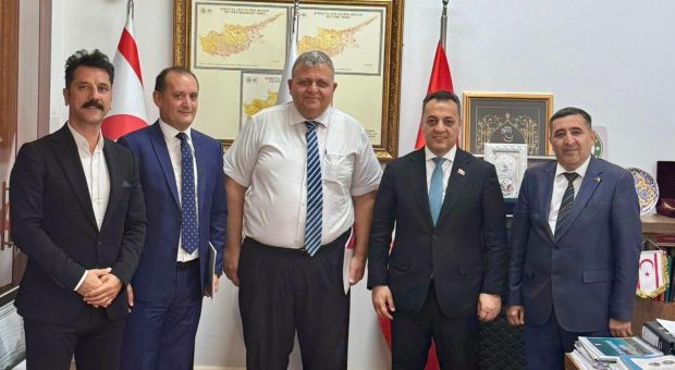 Kıbrıs Vakıflar İdaresi Genel Müdürü Tümer, Azerbaycan heyetini ağırladı