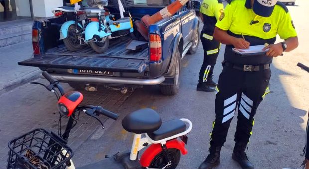 Polis, elektrikli scooterlarla ilgili kuralları hatırlatarak uyarılarda bulundu
